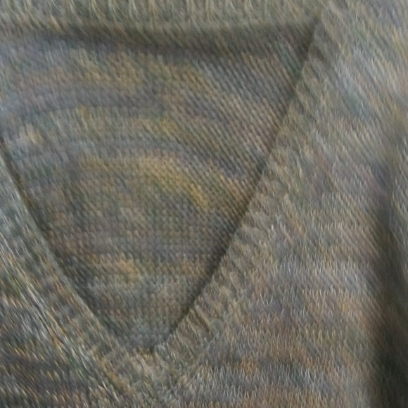 NWOT Hem and Thread sweater - Picture 4 of 5